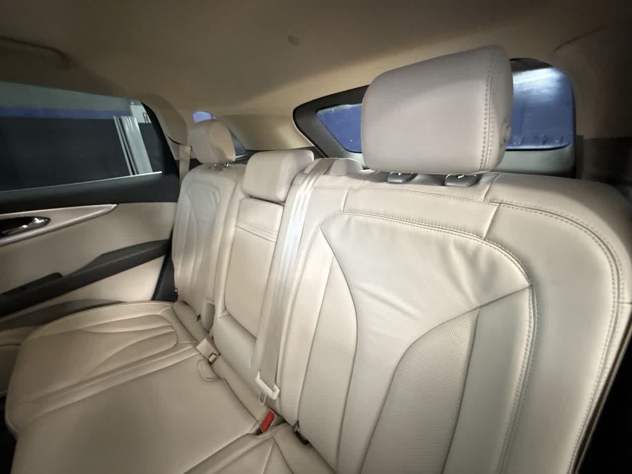 Thumbnail: 2020 Lincoln Nautilus - 22