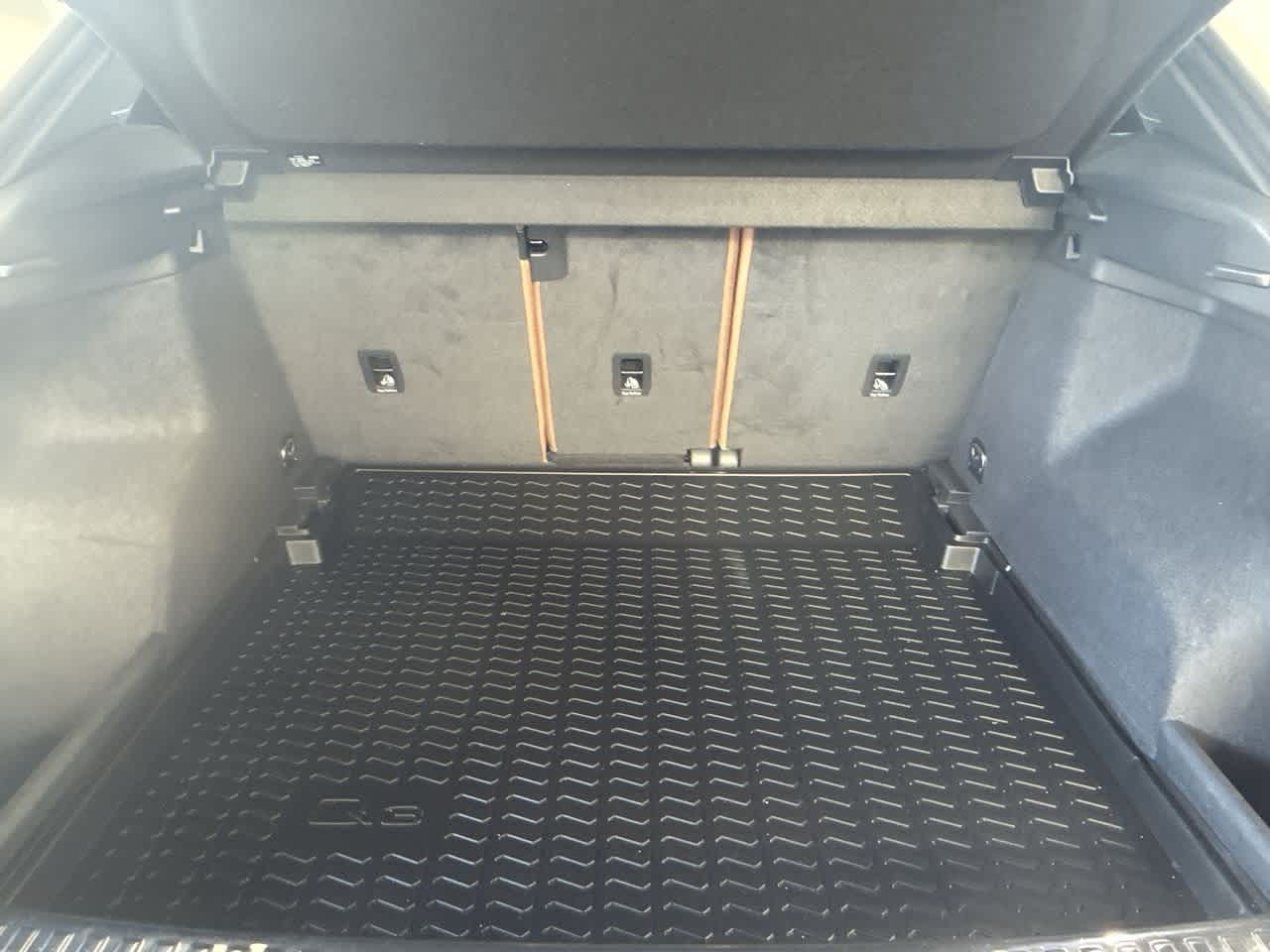 Thumbnail: 2024 Audi Q3 - 25