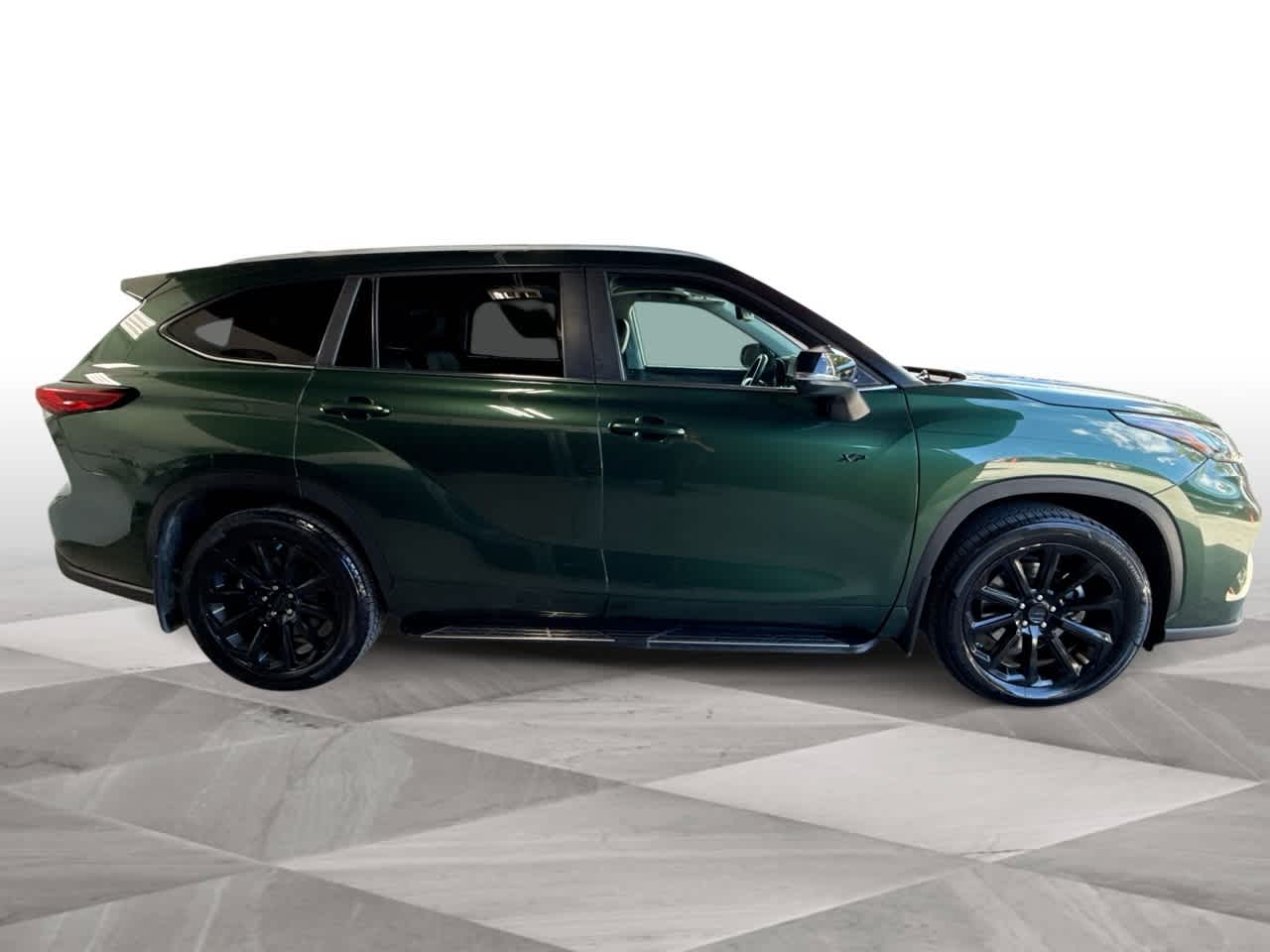 Thumbnail: 2023 Toyota Highlander - 8