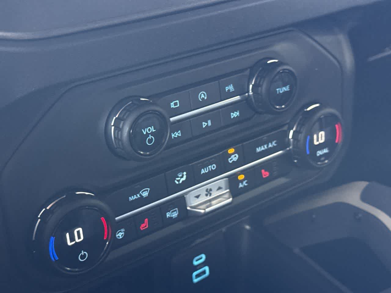 Thumbnail: 2025 Ford Bronco - 20