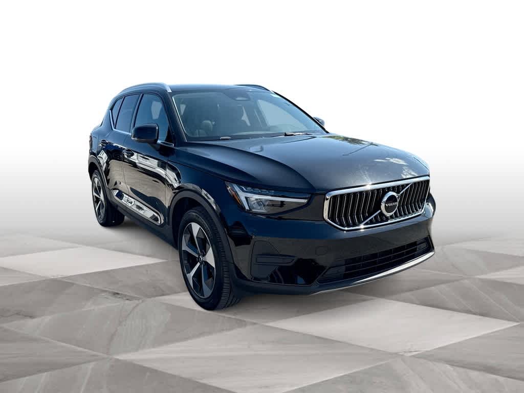 Thumbnail: 2024 Volvo XC40 - 2
