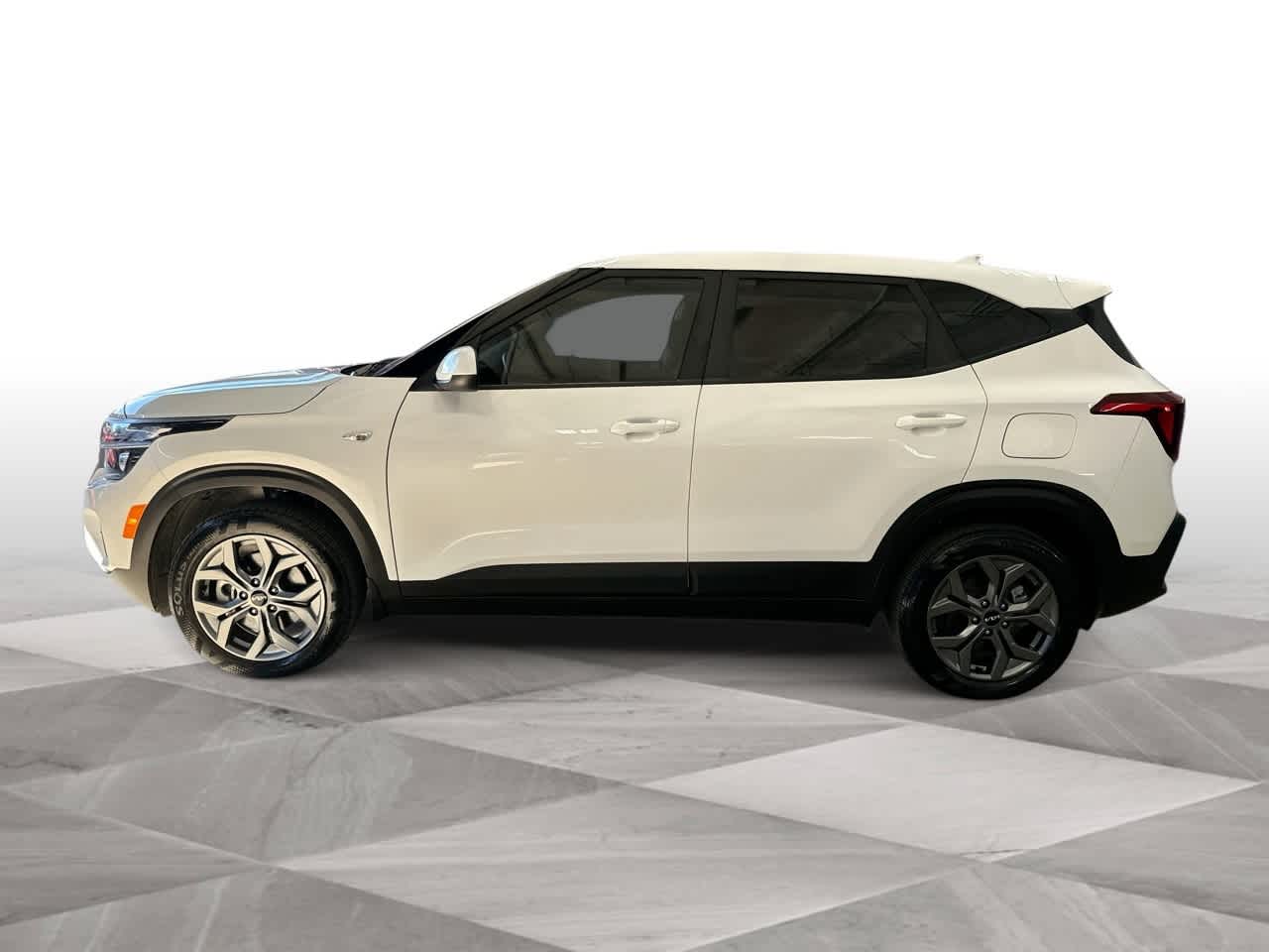 Thumbnail: 2024 Kia Seltos - 5