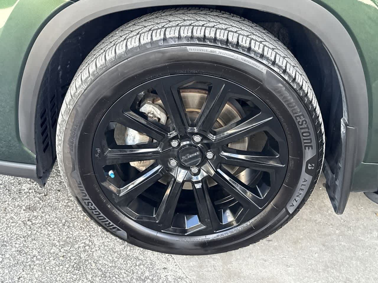 Thumbnail: 2023 Toyota Highlander - 10