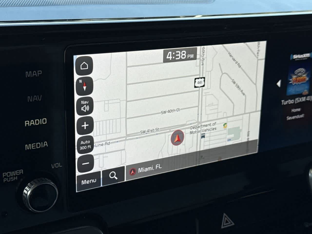 Thumbnail: 2023 Kia Sorento - 18