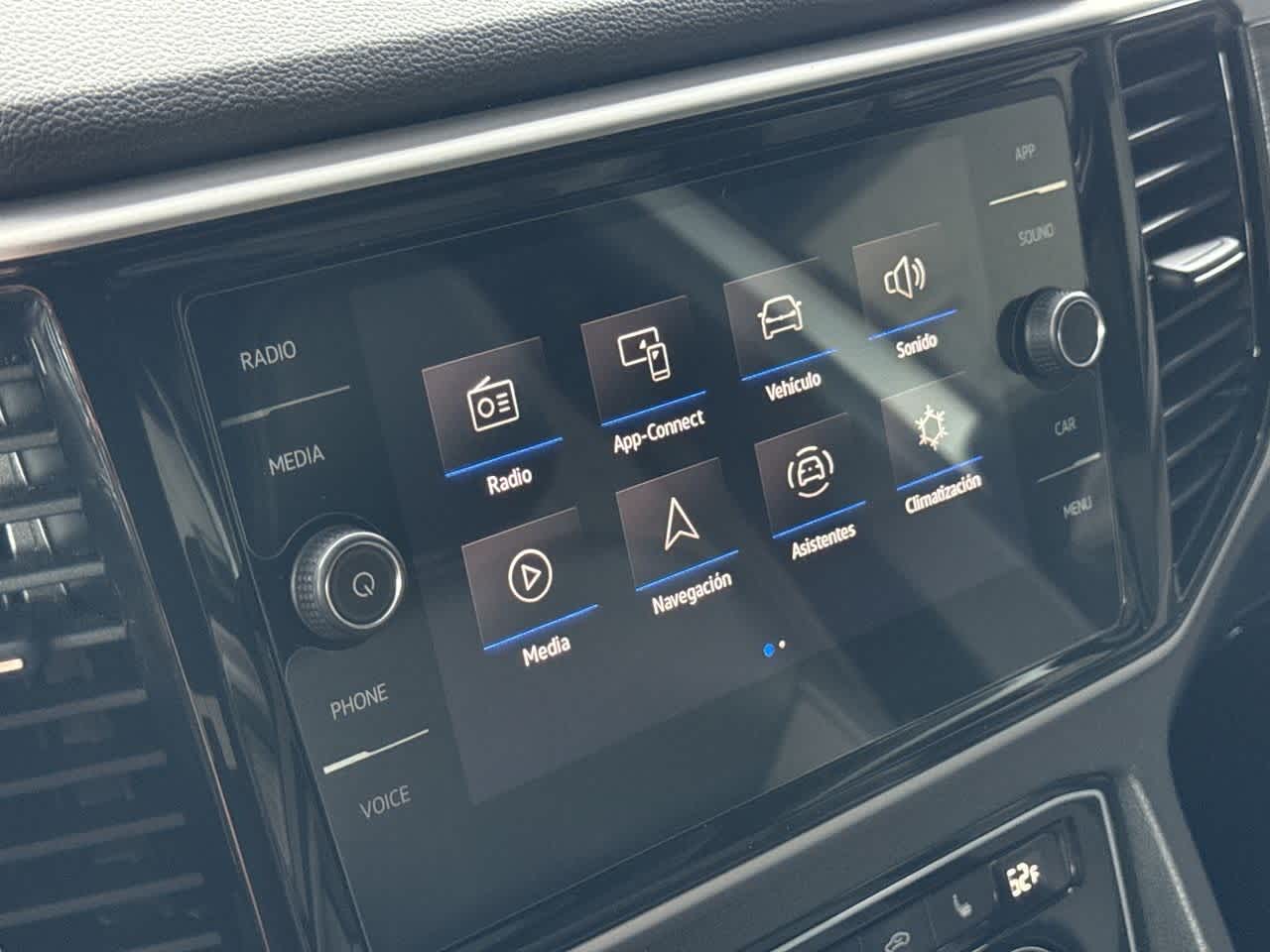 Thumbnail: 2023 Volkswagen Atlas - 18