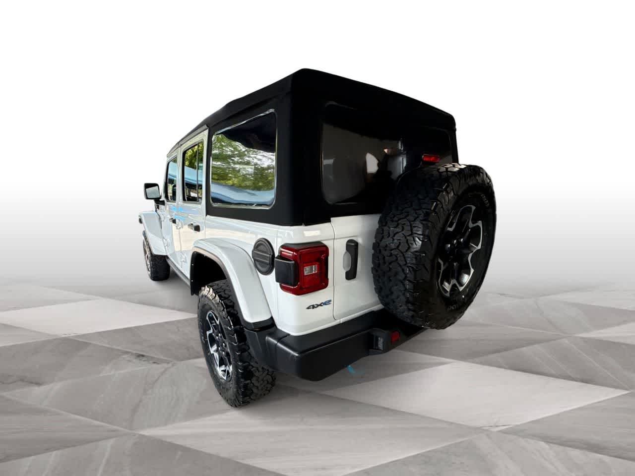 Thumbnail: 2022 Jeep Wrangler - 6