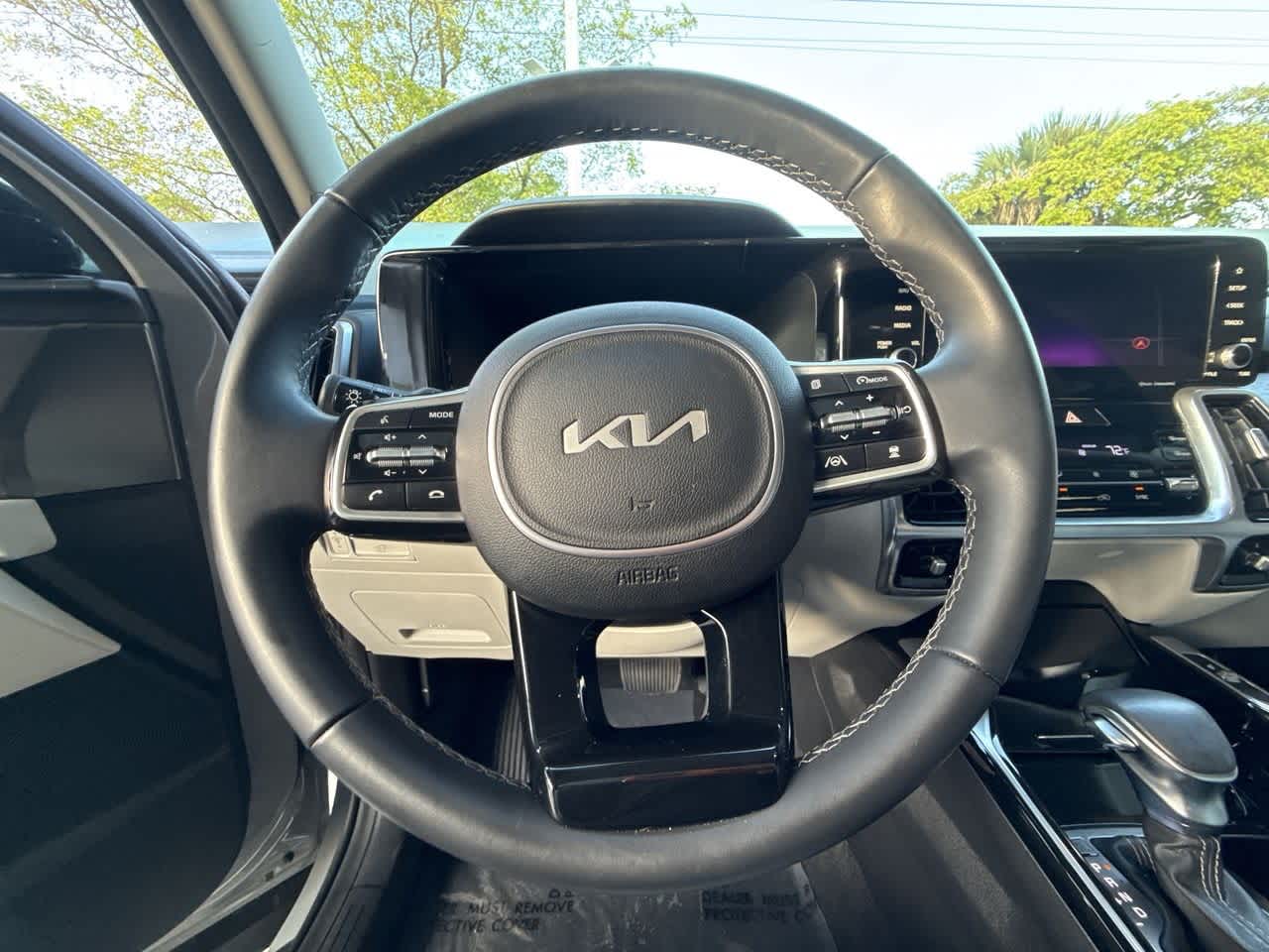 Thumbnail: 2023 Kia Sorento - 15