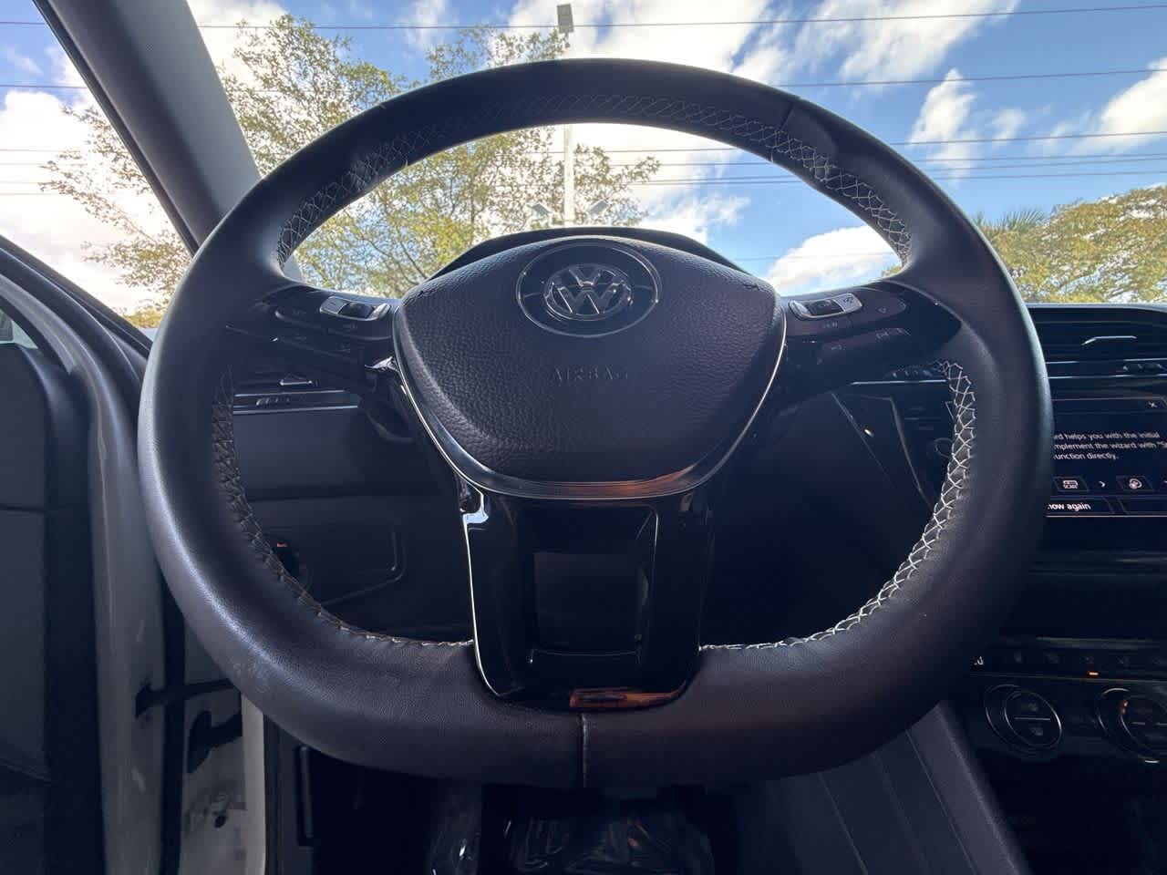 Thumbnail: 2021 Volkswagen Tiguan - 15