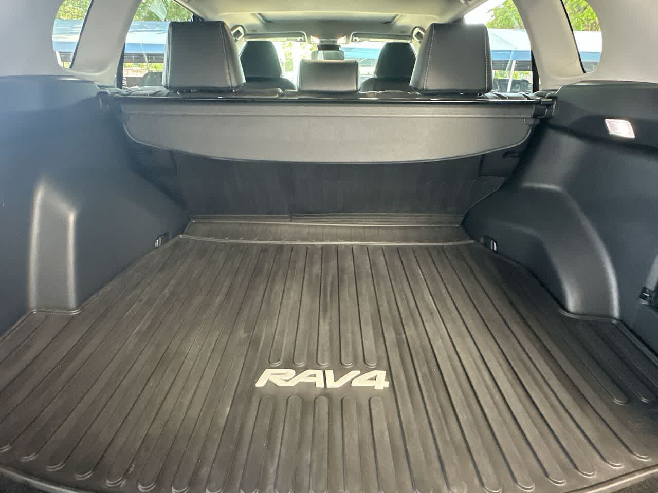 Thumbnail: 2023 Toyota RAV4 - 25