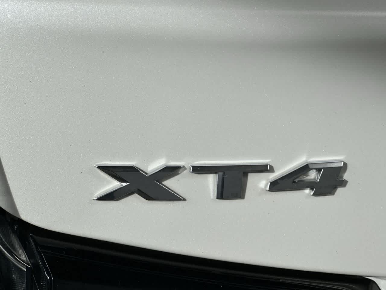 Thumbnail: 2023 Cadillac XT4 - 10