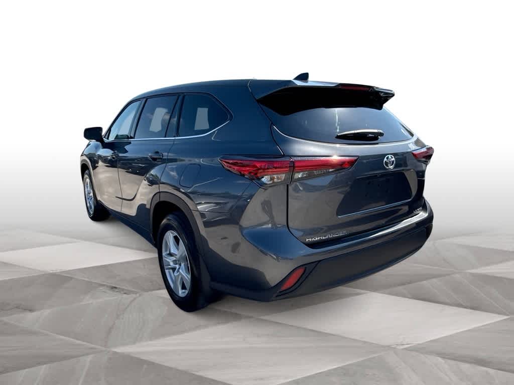 2022 Toyota Highlander LE 6