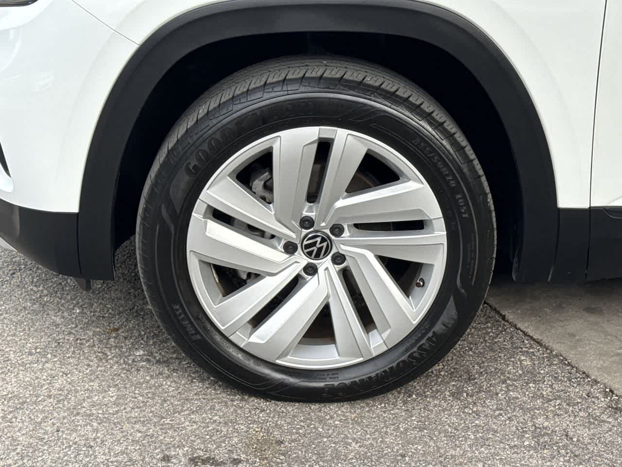 Thumbnail: 2023 Volkswagen Atlas - 11