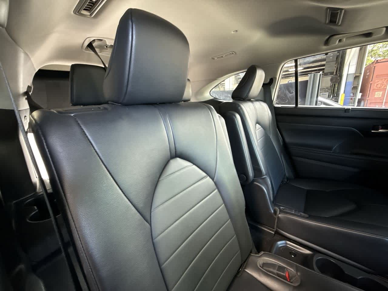 Thumbnail: 2023 Toyota Highlander - 25