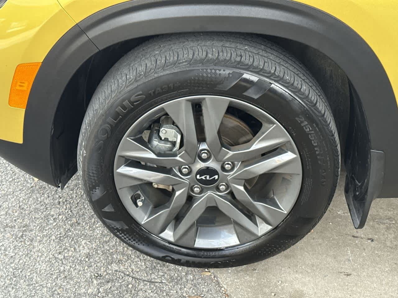 Thumbnail: 2023 Kia Seltos - 11