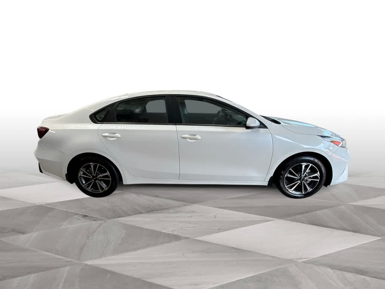 Thumbnail: 2024 Kia Forte - 9