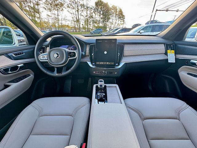 2026 Volvo XC90 Plus - Photo 11