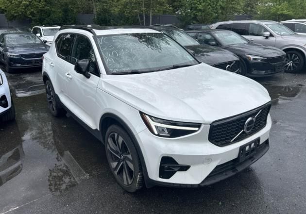 2023 Volvo XC40 SUV 