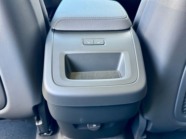 2026 Volvo XC60 Plus - Photo 9