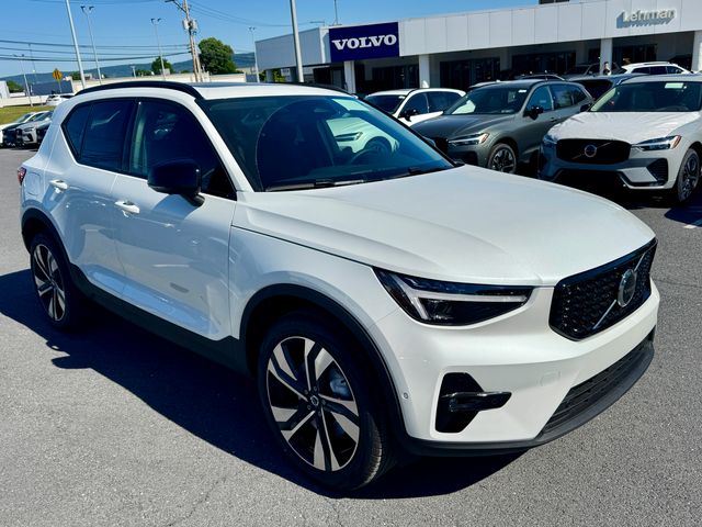 2026 Volvo XC40 B5 Ultra Dark AWD's photo