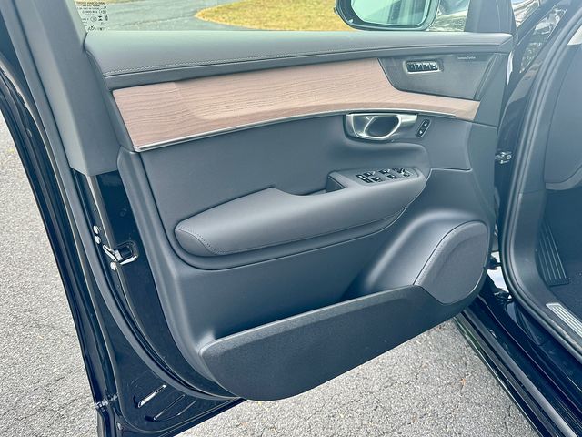 2026 Volvo XC90 Plus - Photo 11