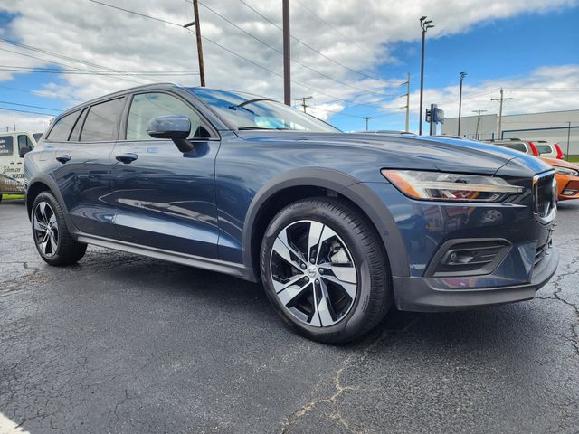 2025 Volvo V60 Cross Country Wagon 