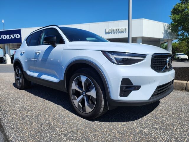 2026 Volvo XC40 B5 Plus SUV