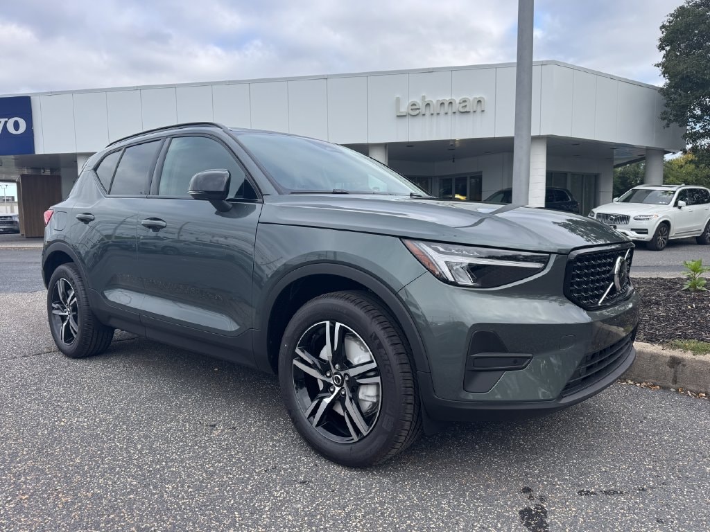 2026 Volvo XC40 SUV 