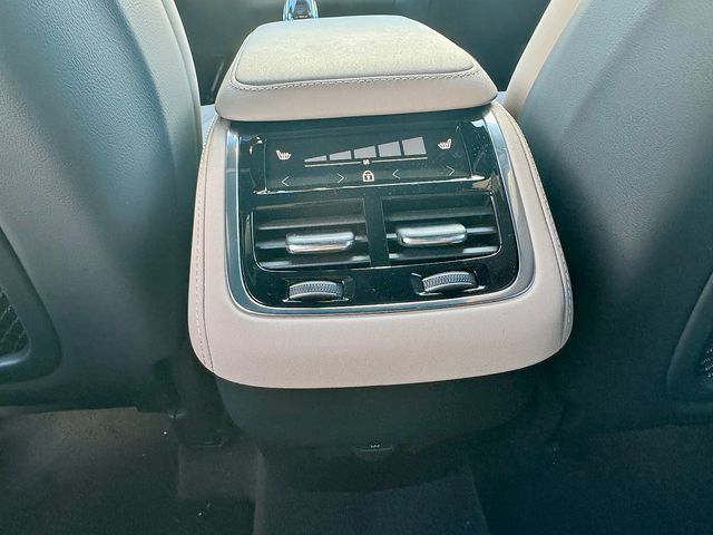 2026 Volvo XC90 Plus - Photo 10