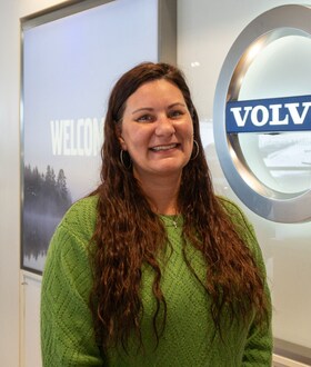 Staff member Nicole Hannold from ID_3d8b73