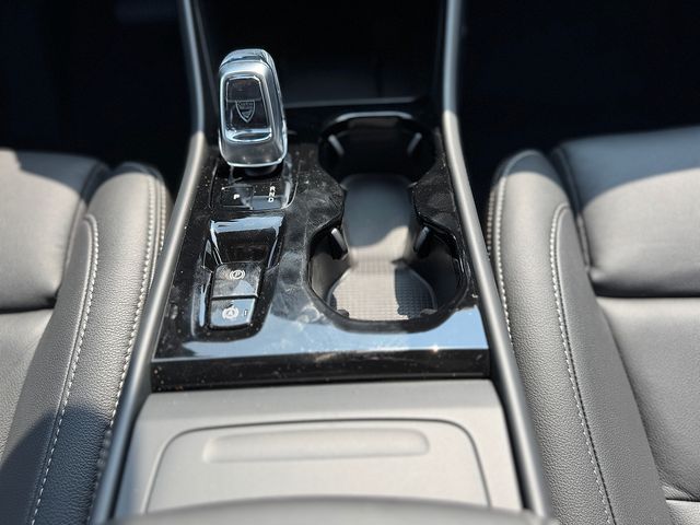 2026 Volvo XC40 Plus - Photo 12