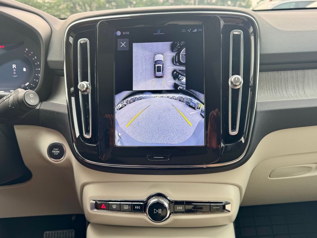 2026 Volvo XC40 Plus - Photo 14