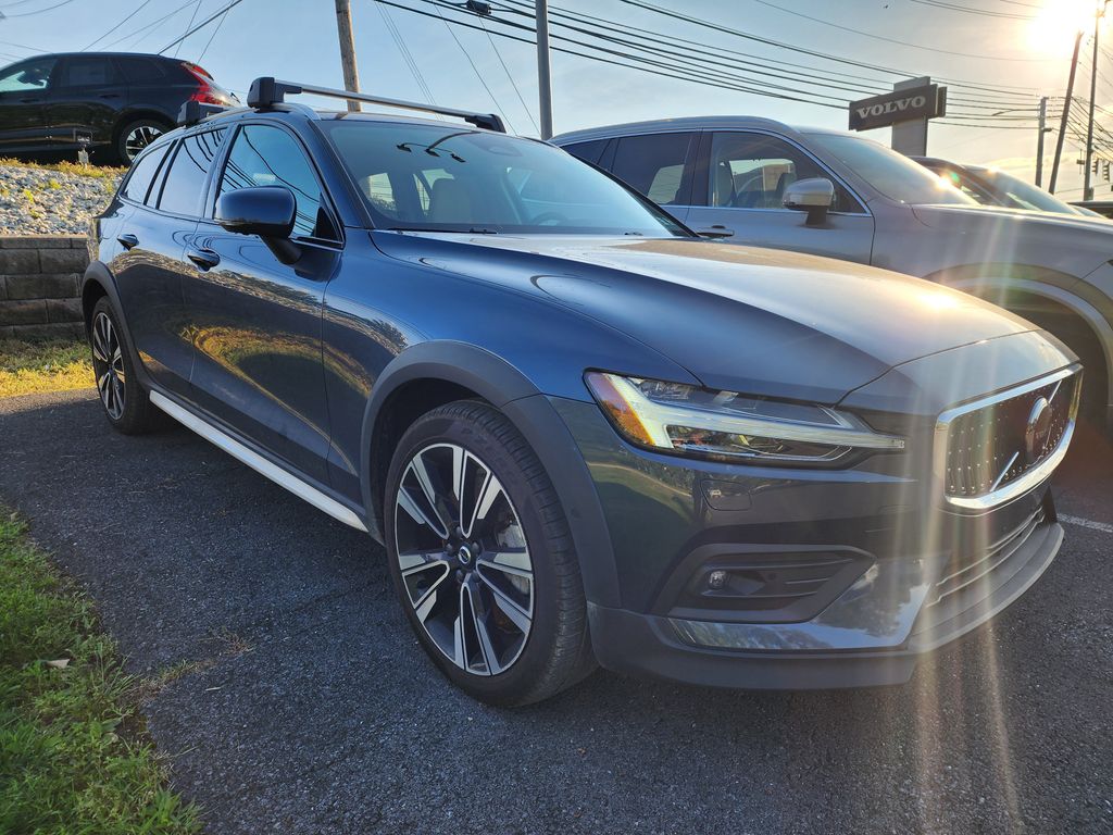 2024 Volvo V60 Cross Country Wagon 