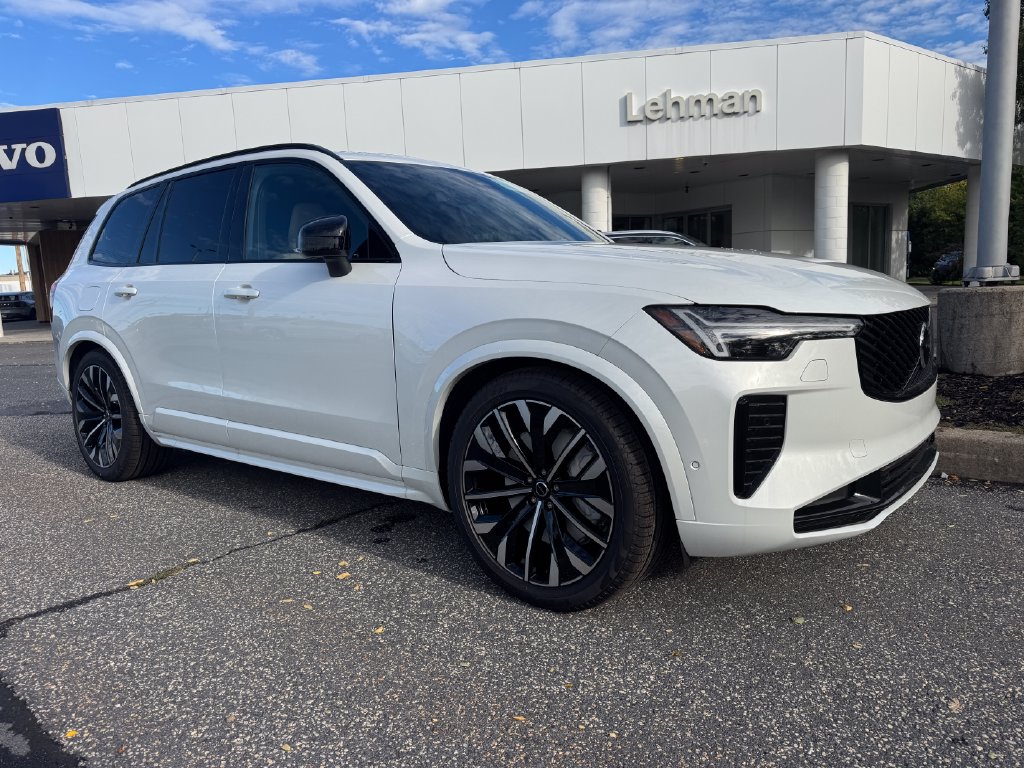 2027 Volvo XC90 plug-in hybrid SUV 