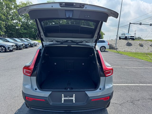 2026 Volvo XC40 Plus - Photo 7