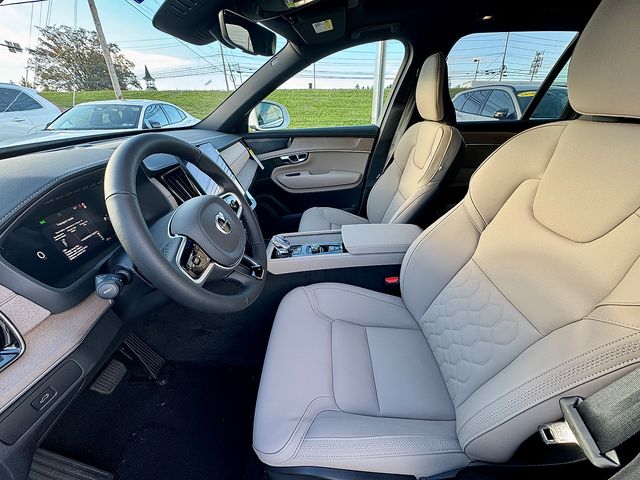 2026 Volvo XC90 Plus - Photo 13