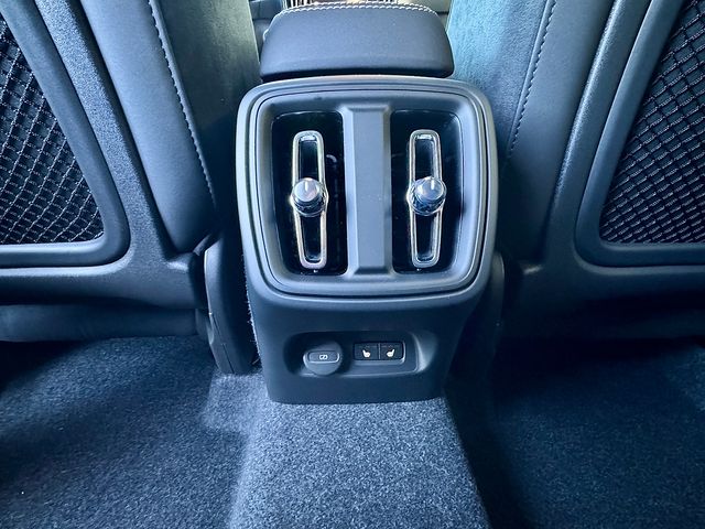2026 Volvo XC40 Ultra Black Edition - Photo 9