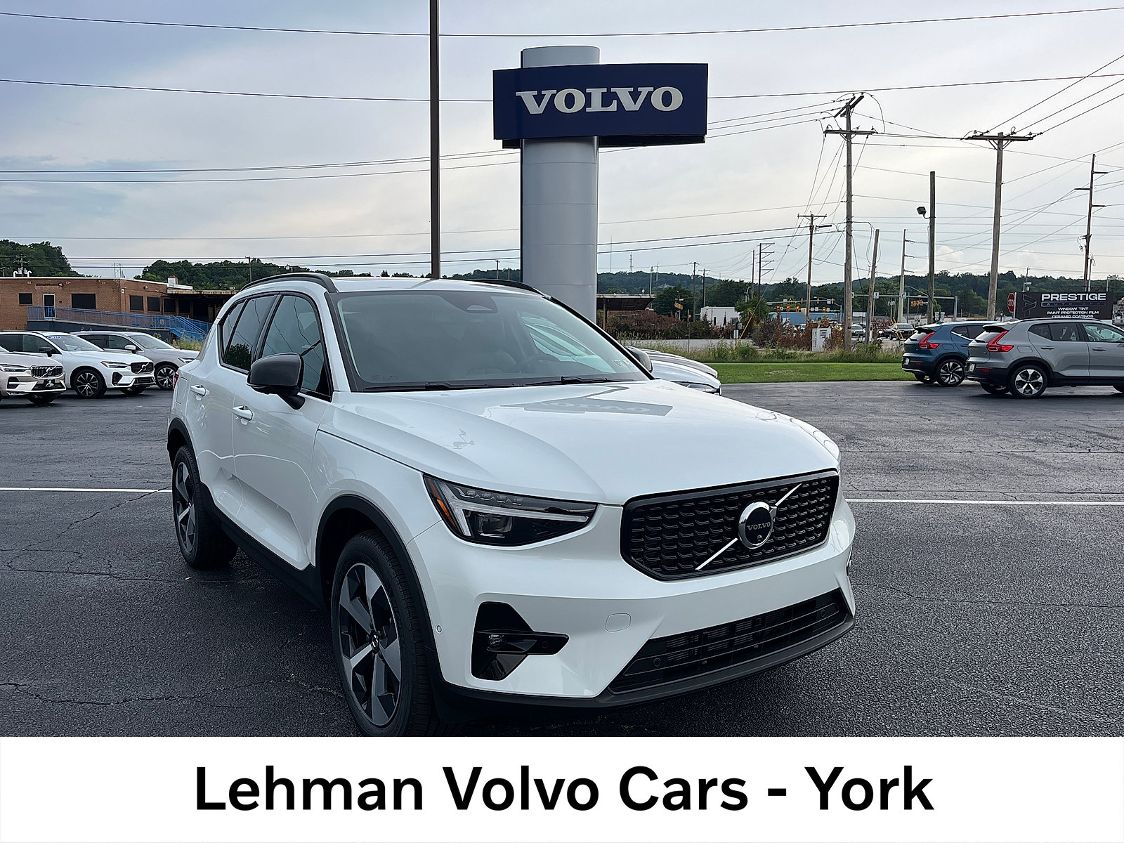2026 Volvo XC40 SUV 