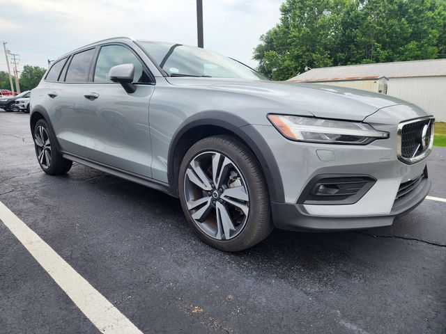 2025 Volvo V60 Cross Country Wagon 