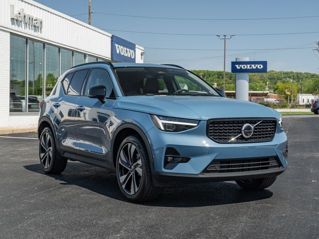2024 Volvo XC40 SUV 