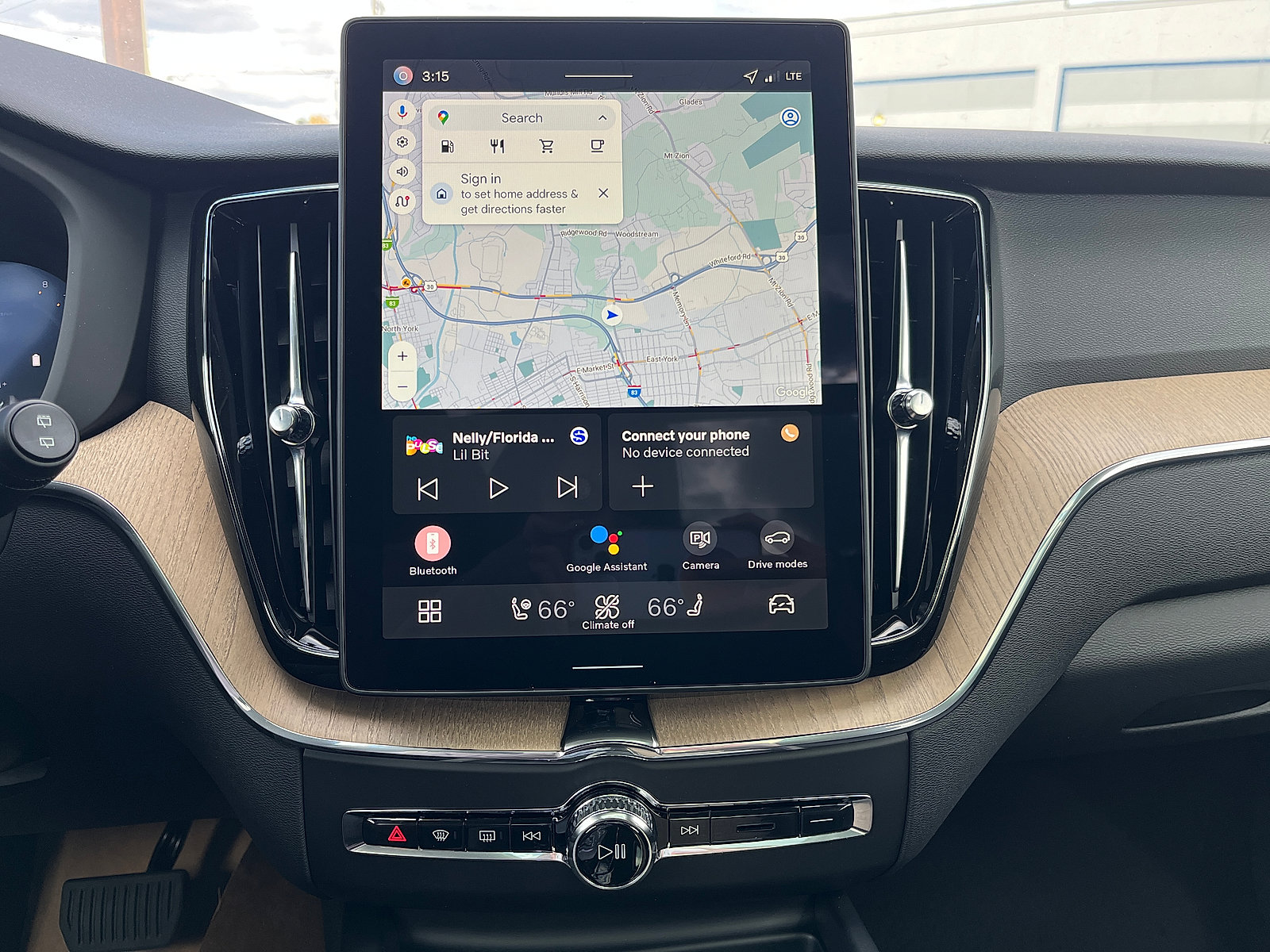 2026 Volvo XC60 Plus - Photo 10
