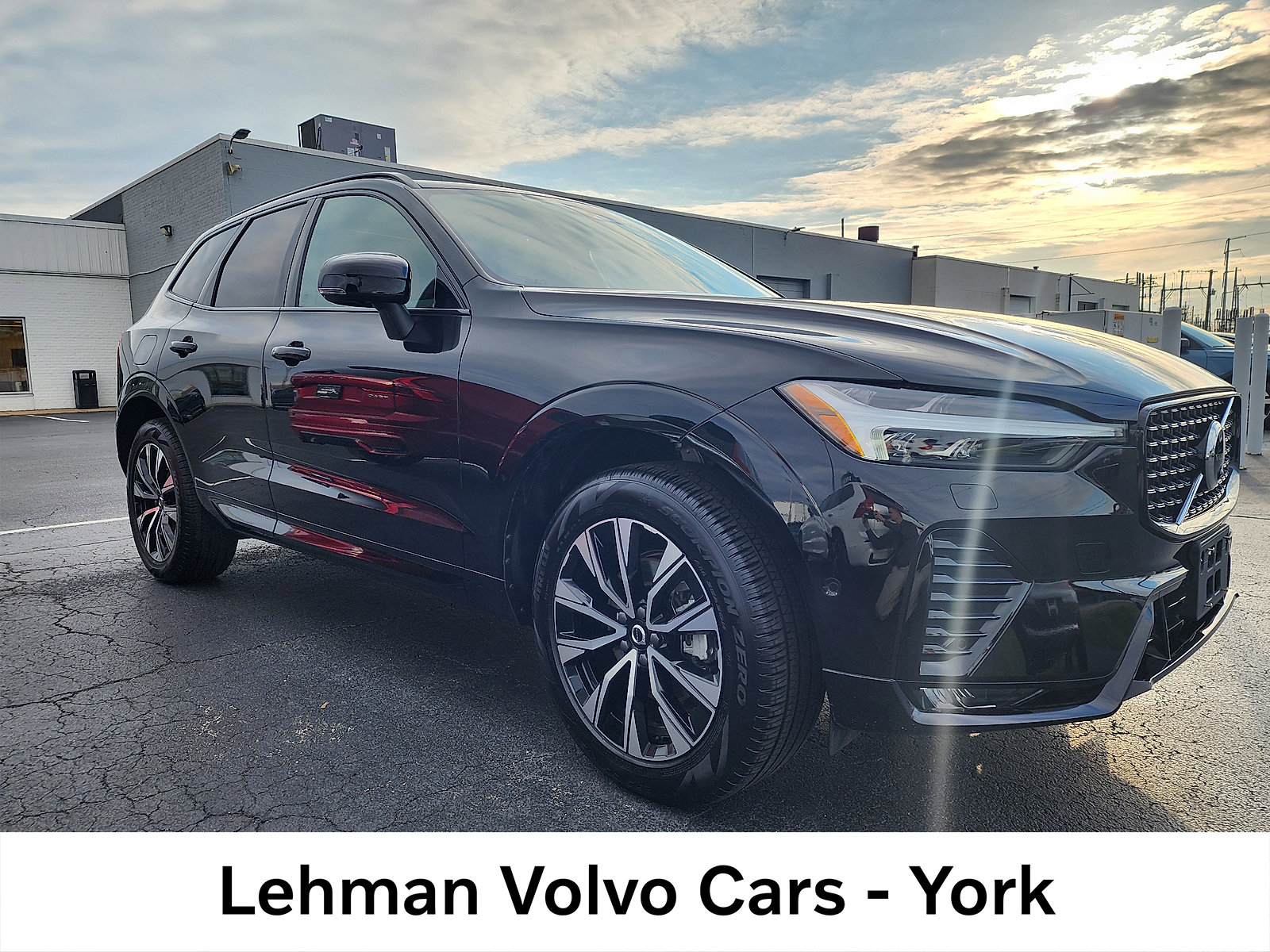 2025 Volvo XC60 B5 AWD Plus 