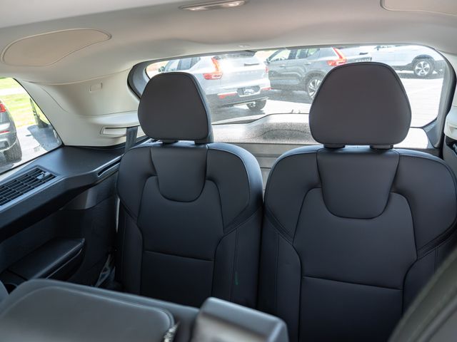 2026 Volvo XC90 Plus - Photo 9