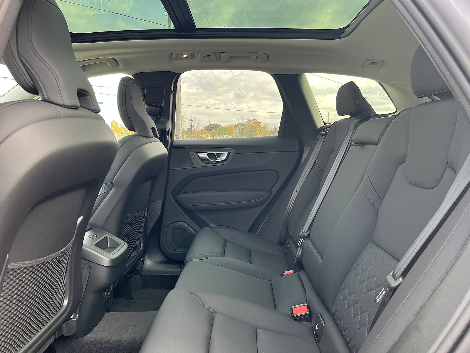 2026 Volvo XC60 Plus - Photo 13