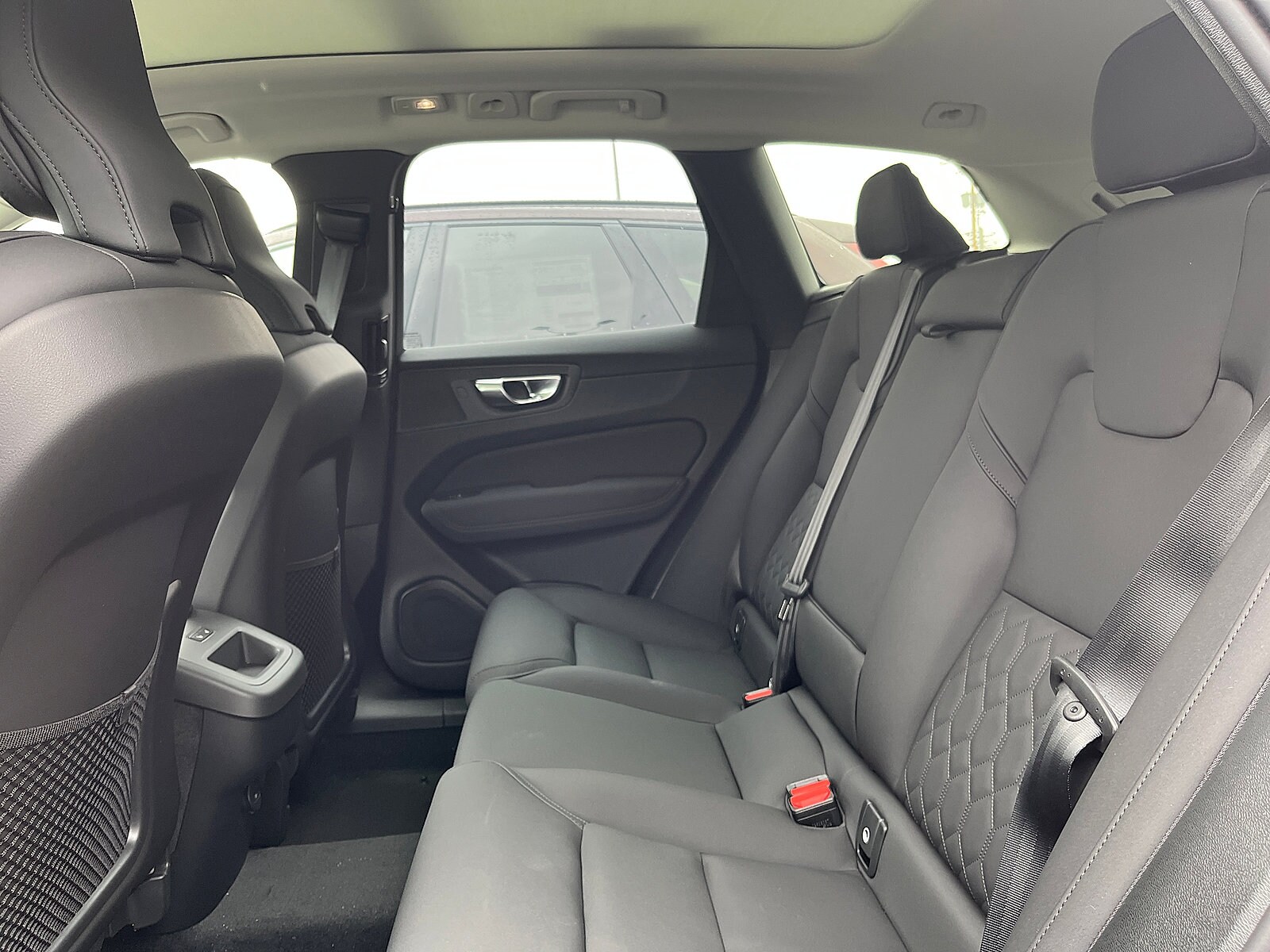 2026 Volvo XC60 Plus - Photo 10
