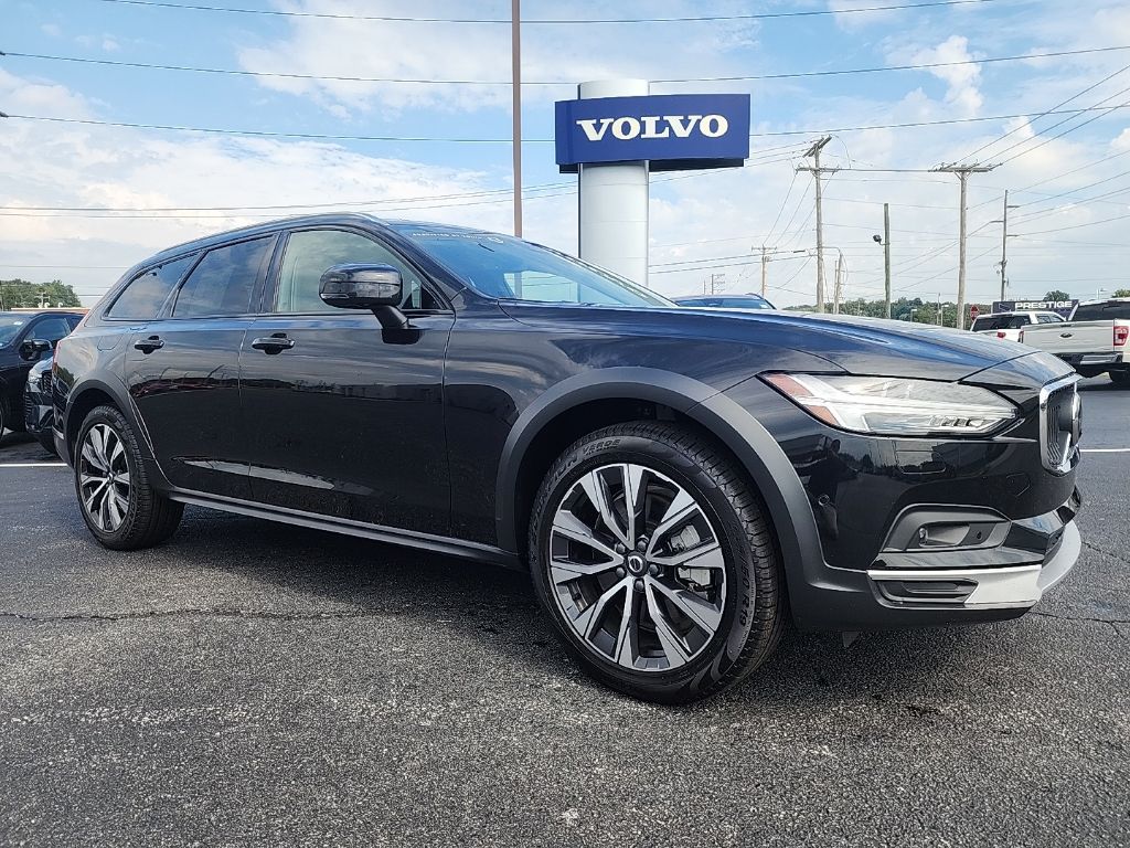 2024 Volvo V90 Cross Country B6 Wagon