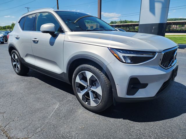 2023 Volvo XC40 SUV 