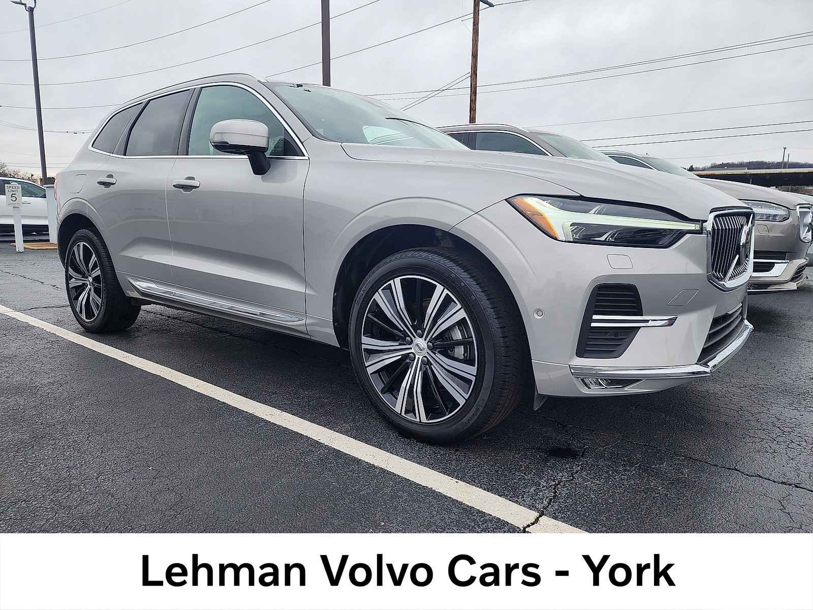 2023 Volvo XC60 B5 AWD Plus Bright Theme 