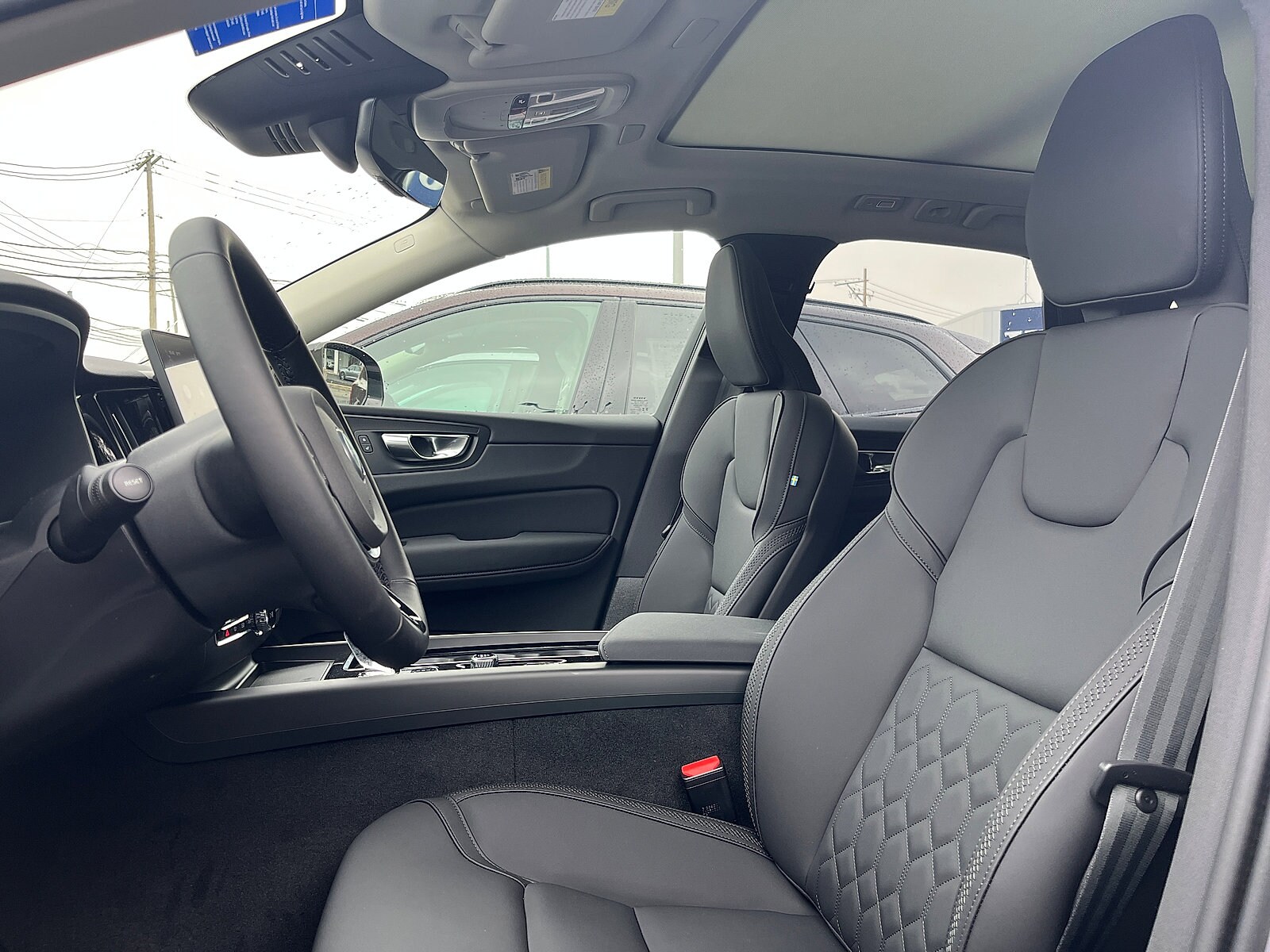 2026 Volvo XC60 Plus - Photo 7