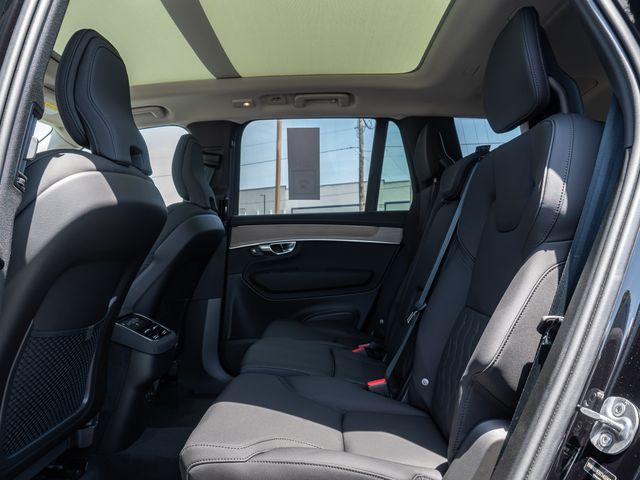 2026 Volvo XC90 Plus - Photo 7