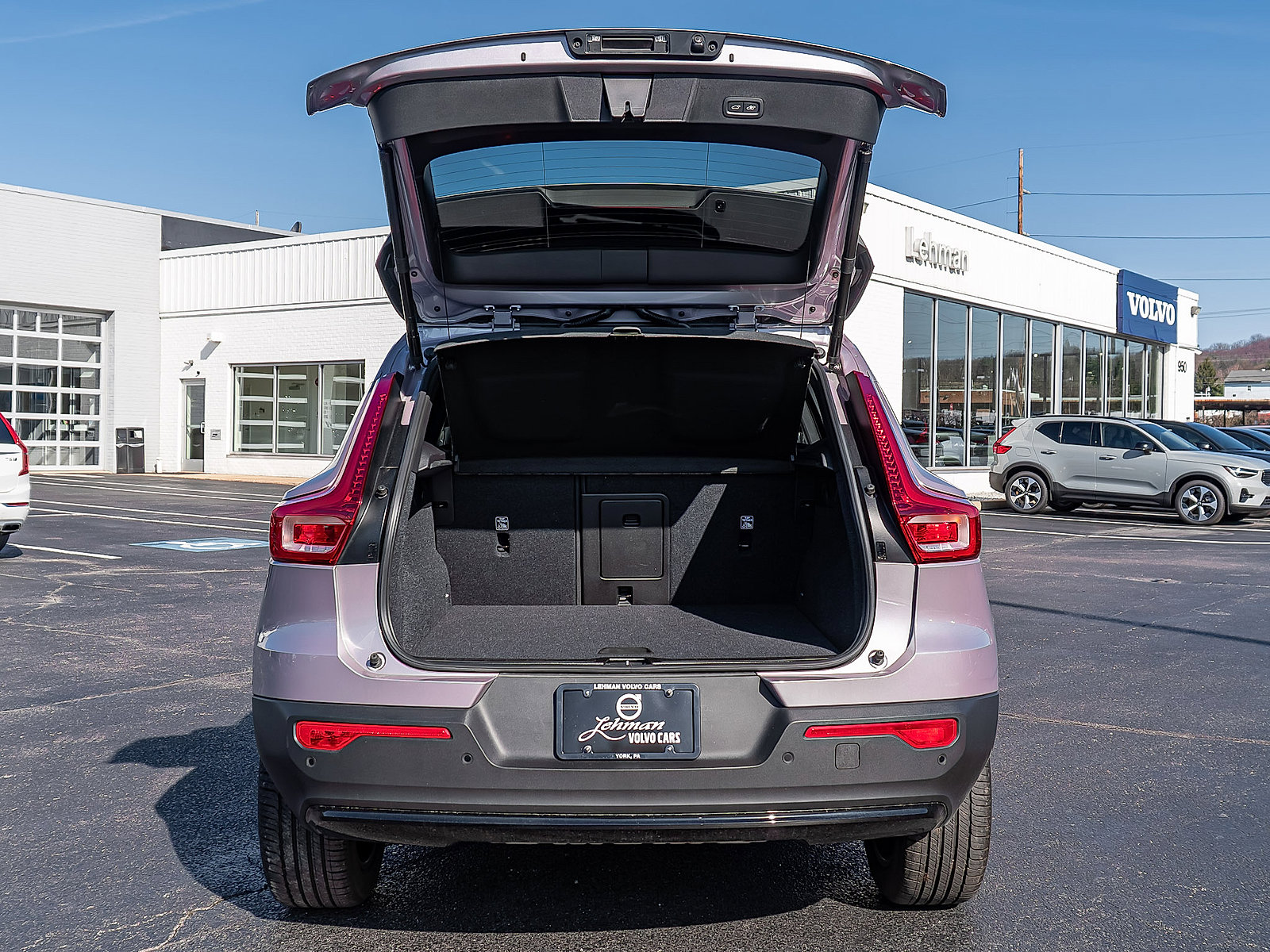 2026 Volvo XC40 Core - Photo 8